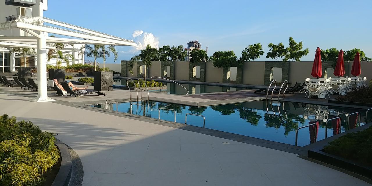 Mactan Newtown Seaview At One Pacific Residence マクタン エクステリア 写真