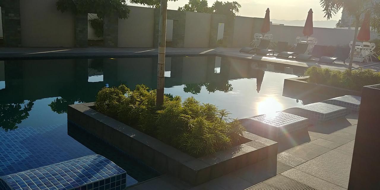 Mactan Newtown Seaview At One Pacific Residence マクタン エクステリア 写真