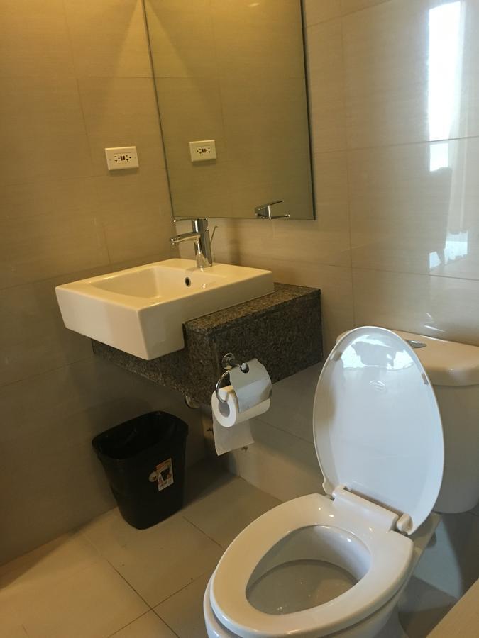 Mactan Newtown Seaview At One Pacific Residence マクタン エクステリア 写真